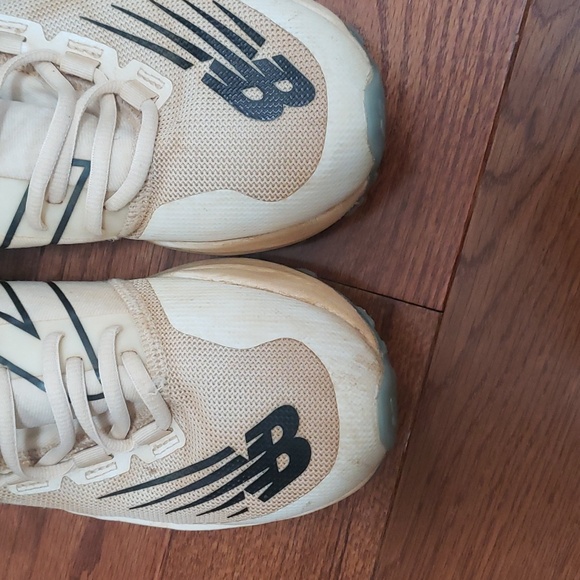 New balance turf cleats 6.5 Womens - Picture 5 of 6